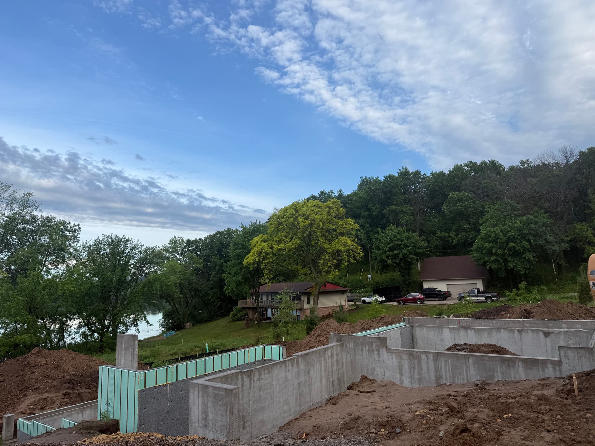 Gallery photos for Waterfront Lot Foundation Excavation From the Ground Up: Image #1