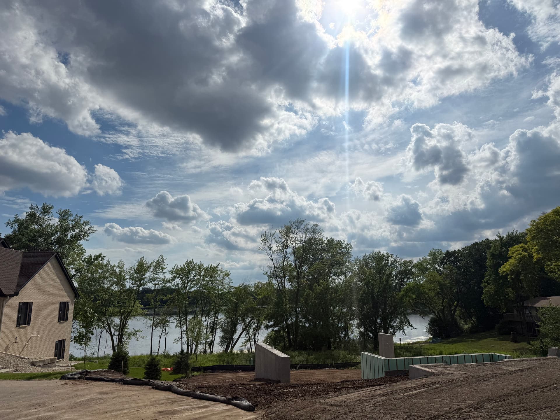 Gallery photos for Waterfront Lot Foundation Excavation From the Ground Up: Image #3